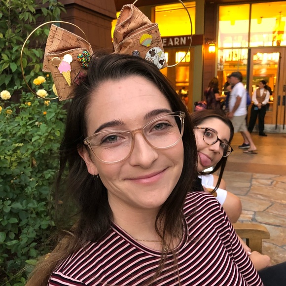 Meet your Posher, Kimberlee - Picture 1 of 1